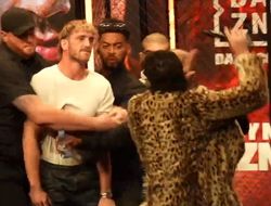 фото - Логан подрался с клиентом Макгрегора, Джон Фьюри колотился о стену — видео