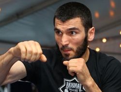 фото - Артур Бетербиев рассказал об отличиях тренировок в России и Канаде