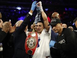 фото - Бой Лопес-Камбосос может состояться в Австралии. Но у чемпиона есть выход