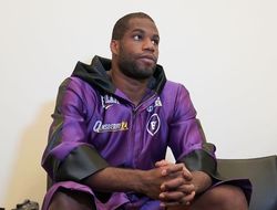 фото - «Нет доказательств? Кого они дурят?» Коуч Дюбуа всё ещё кипятится из-за Усика