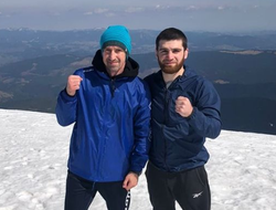 фото - «Эллис отказался драться с Чухаджяном». Сенченко — о дальнейших планах Карена