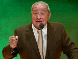 фото - Боб Арум восхищён побоищем Сепеды и Баранчика: Никогда не видел ничего подобного!