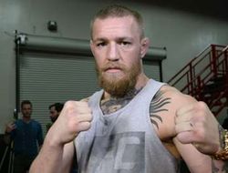 фото - Видео: Макгрегор и Диас сцепились на финальной пресс-конференции