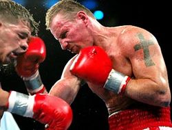 фото - Микки Уорд: Амир Хан – очень мужественный и волевой парень