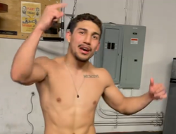 фото - «Слава Украине!» Теофимо Лопес обратился к своим украинским болельщикам