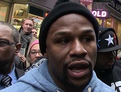 фото - Мэйуэзер готов драться с Головкиным. При одном условии...