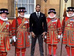 фото - Ковалёв о мечтах и целях, Джошуа теперь с орденом, Гарсиа избавился от мусора — соцсети