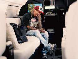 фото - Дэвис вылетел из топ-10 рейтинга P4P от ESPN. У Бенавидеса 7-е место