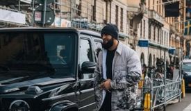 Чимаев отвечал фейковому аккаунту де Риддера и нервничал из-за тупых вопросов