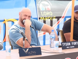 фото - Фьюри говорил о следующем поединке, намекал на пенсию. Усика не упоминал