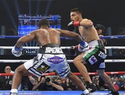 фото - Эррол Спенс vs Карлос Окампо: видео нокаута и лучших моментов от vRINGe.com