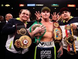фото - Канело Альварес вернётся на ринг в ноябре. Выбирает из двух оппонентов
