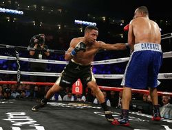 фото - Лучшие моменты боя Андре Уорда и Александра Бранда — видео от vRINGe.com