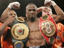 фото - Артур Бетербиев сразится с экс-чемпионом мира