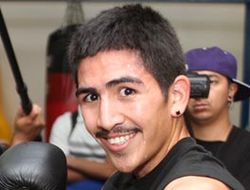 фото - Golden Boy хочет устроить бой Лео Санта Круса и Ансельмо Морено