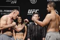 Видео боя: Алексей Олейник — Жуниор Албини