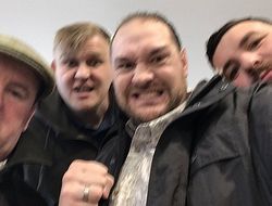 фото - Тайсон Фьюри натыкал оскорблений на смартфоне: досталось и Кличко, и Джошуа