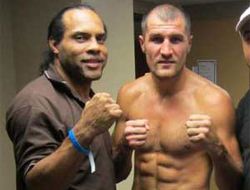 фото - Тренер Ковалёва рассказал, как побить Мэйуэзера