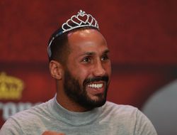 фото - Джеймс Дигейл присматривается к Бенавидесу и готов драться с Юбэнком