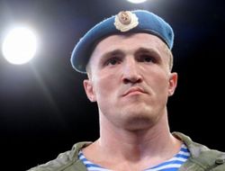 фото - Лебедев задумался над камбэком — в его списке Макабу и Шуменов