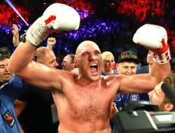 фото - Драма в Вегасе: окровавленный Тайсон Фьюри победил Отто Валлина