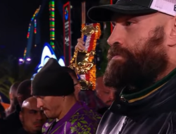 фото - Внезапно. Усик и Фьюри провели финальную битву взглядов перед реваншем — видео