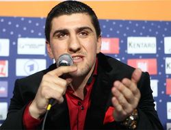 фото - Реванш Марко Хука и Фирата Арслана перенесён на 25 января