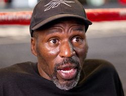 фото - Дядя Роджер о сопернике Флойда Мэйуэзера: «Хан предпочтительнее Майданы»