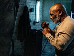 фото - Яростный Майк Тайсон показал в ринге, что всё ещё «могёт» — видео