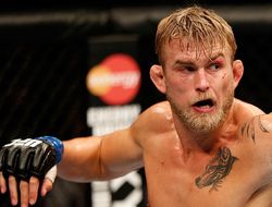 фото - UFC: Густафссон переборол Блаховича