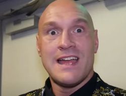 фото - «В 99% такие как Усик терпят поражение». Фьюри поднабросил на вентилятор