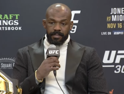 фото - Джон Джонс о поединке Тайсон-Пол: «Майк — тот ещё старый фрик»