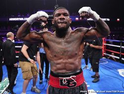 фото - Глэнтон нокаутировал Агилара, а тот едва не вырубил рефери: видео