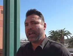 фото - Оскар Де Ла Хойя — о поединке Ломаченко–Лопес 