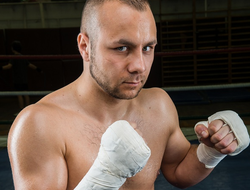 фото - Жолт Бедак пробивается к позиции претендента для Гильермо Ригондо