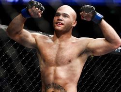 фото - UFC 181: Лоулер взял реванш у Хендрикса