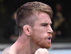 фото - Объявлен новый соперник Петра Яна в бою за временный титул на UFC 267