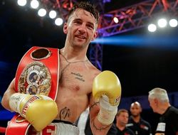 фото - Ли Хэскинс остоял титул IBF в бою против Моралеса