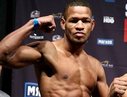 фото - Парень мощный, но подбородка нет — Салливан Баррера о Джо Смите