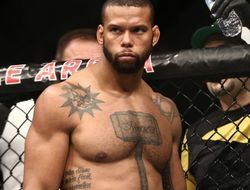 фото - Тьяго Сантос пересмотрел бой с Джоном Джонсом и убедился, что выиграл