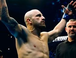 фото - Волкановски разгромил Лопеса в реванше