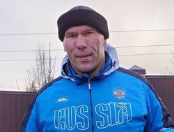 фото - Сюр. Валуев в шоке от сюжета из Киева: увидел флаг ЛГБТ+ и вспомнил о фашизме