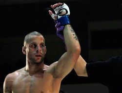 фото - (ММА + Видео) Strikeforce: Тарек Саффедин отобрал титул у Нэйта Маркардта