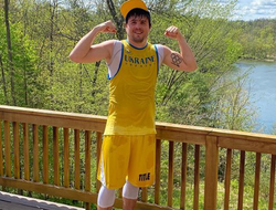 фото - Ломаченко на рыбалке, Ковалёв обновляет автопарк, 58-летний Бруно на мешке — соцсети 