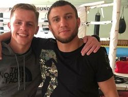 фото - Ломаченко сменил имидж, сегодняшние звёзды UFC в старости, Макгрегор со своей половинкой — соцсети