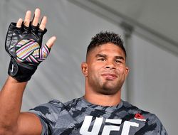 фото - «Не могу его винить». Оверим рассказал, как Емельяненко трижды ему отказал