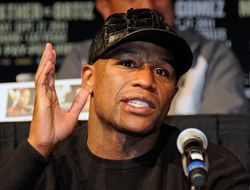 фото - Мэйуэзер: Легенды поднимаются в весе, Головкин — нет