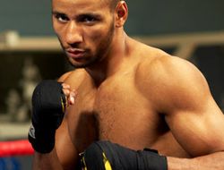 фото - Исмаил Силлах забил Питернова до отказа угла