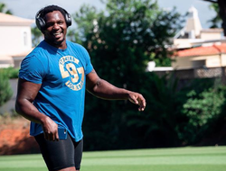 фото - Уайт обещает поймать всех, Хэйни в компании дам, Камбосос показал скорость рук — соцсети 