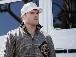 фото - Надеюсь, в июле-августе уже будут подвижки, и бой состоится в сентябре — Альварес